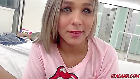 Hawt sweetheart gives her boyfriend's pussy