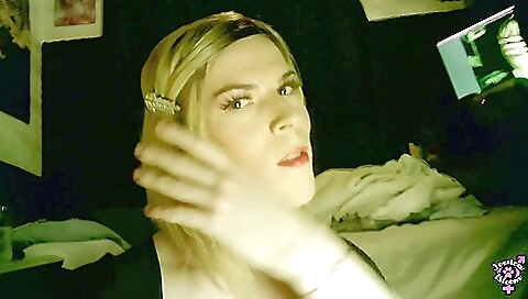 Horny couple fuck each other on their first date