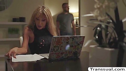 Sexy blonde gets a hot facial