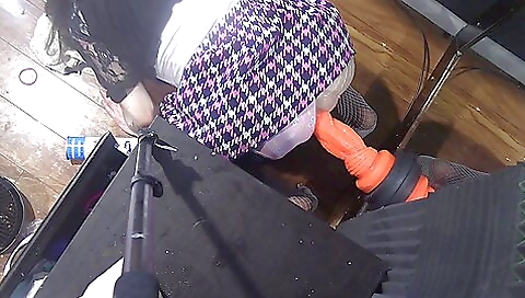 Horny girlfriend gets her tight pussy pounded