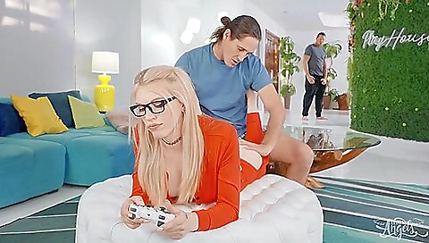 Magni successful gets her pussy eaten and fucked